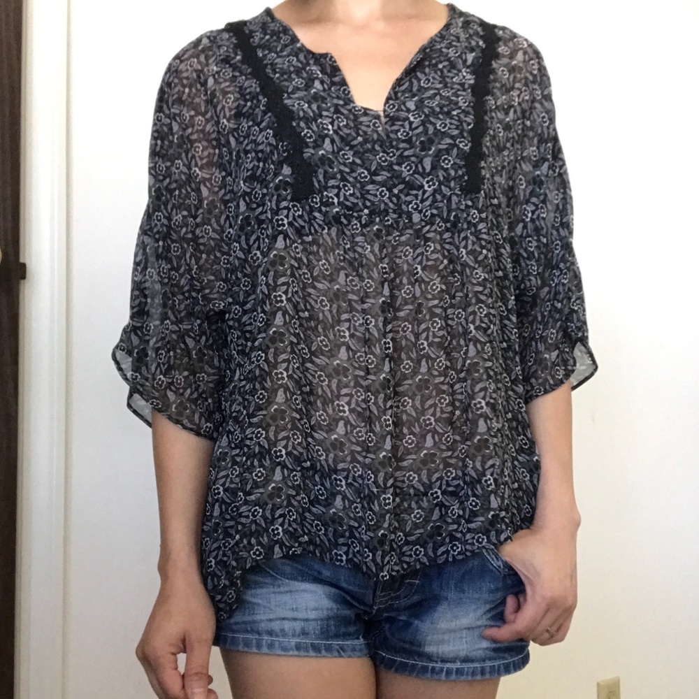 🆕 KODZ floral shirt - chest 46”